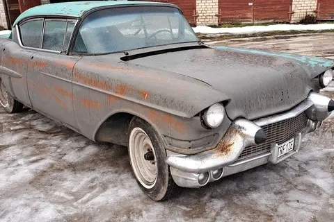 Cadillac Fleetwood, 1957, bensiin, automaat, tagavedu