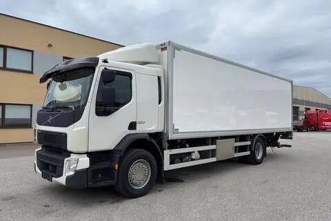 Volvo FE320 + AUTOMATIC + LIFT, 2017, 240 kW, diisel, automaat