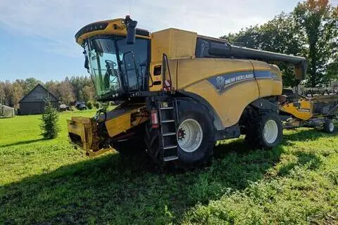 New Holland CX 8.90, 8.7, 308 kW, дизель, передний привод