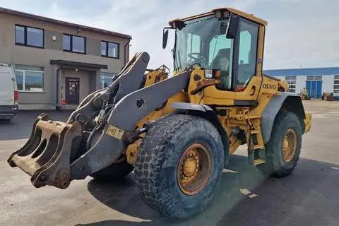 Volvo L90F, 128 kW, дизель