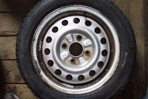 Kasutatud valuvelg+lamellrehv 195/55R15,