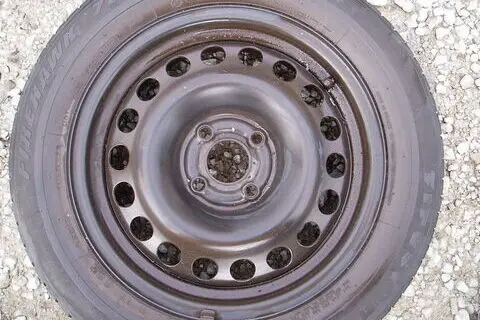Kasutatud valuvelg+suverehv 195/60R15,