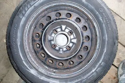 Kasutatud valuvelg+lamellrehv 195/65R15,