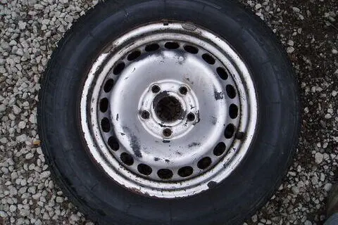 Kasutatud valuvelg+suverehv 195/65R15,