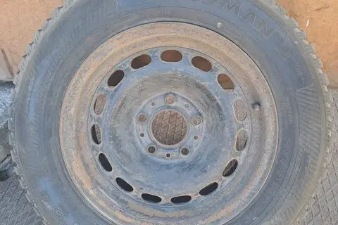 Kasutatud plekkvelg+naastrehv 205/65R15, BMW