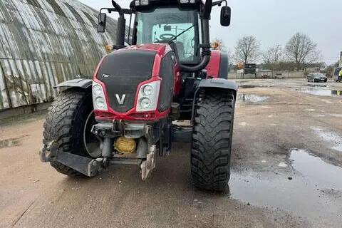 Valtra T163
