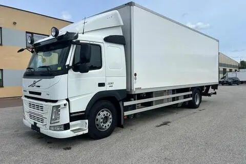 Volvo FM330 4X2 EURO6 + CARRIER + DOUBLE STOCK, 2017, 250 kW, diisel, automaat