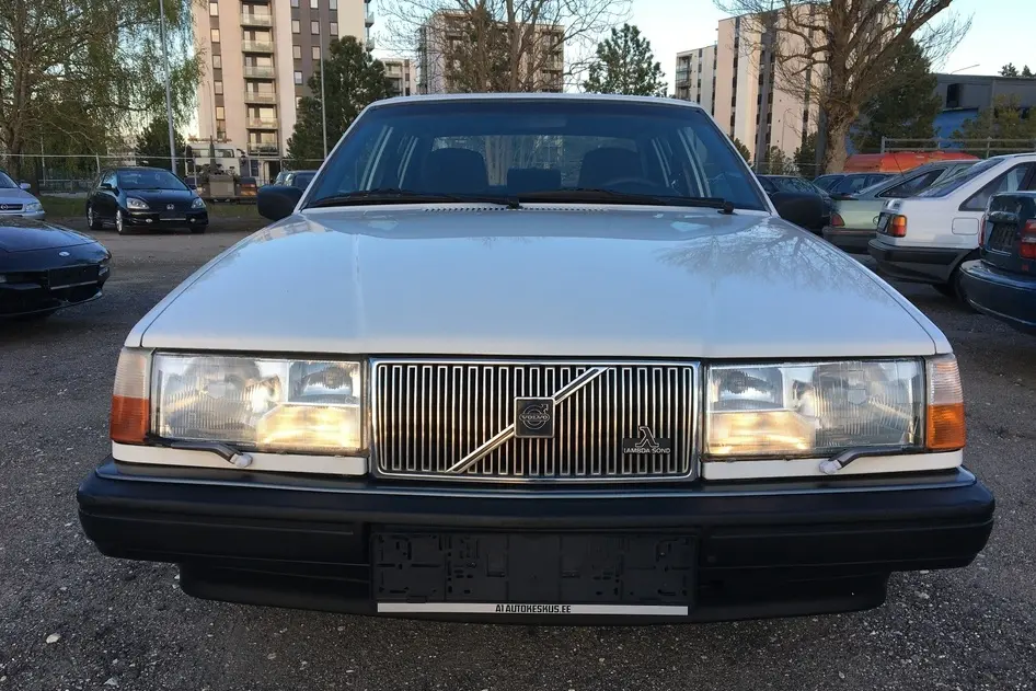 Volvo 940, 96 kW, petrol, automatic, rear-wheel drive