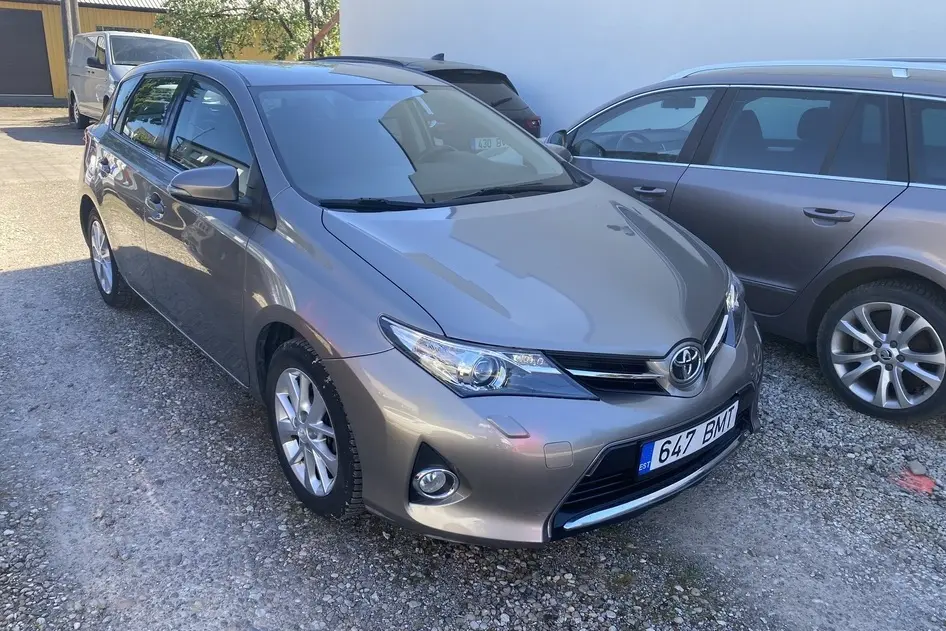 Toyota Auris, 1.6, 97 kW, bensiin, manuaal, esivedu