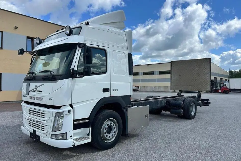 Volvo FM330, 251 kW, diisel, automaat