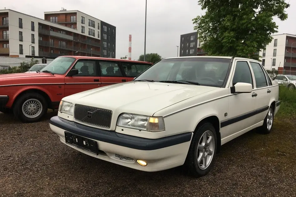 Volvo 850, 2.4, 103 kW, petrol, automatic, front-wheel drive