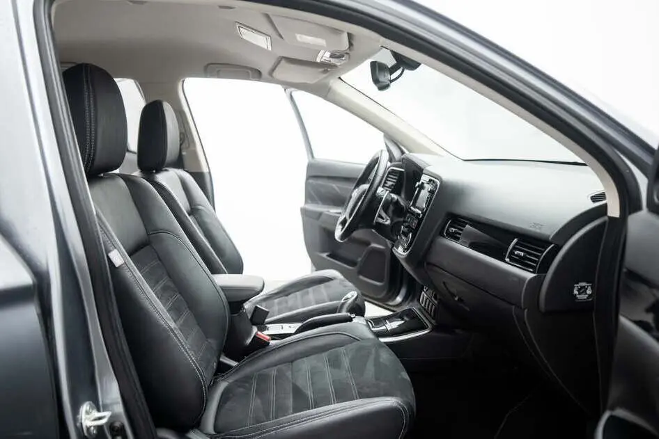 Mitsubishi Outlander, 2.0, 149 kW, automatic, four-wheel drive