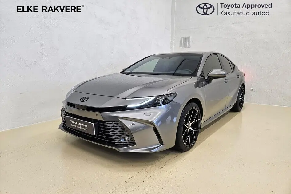 Toyota Camry, 2.5, 137 kW, hybrid, automatic, front-wheel drive