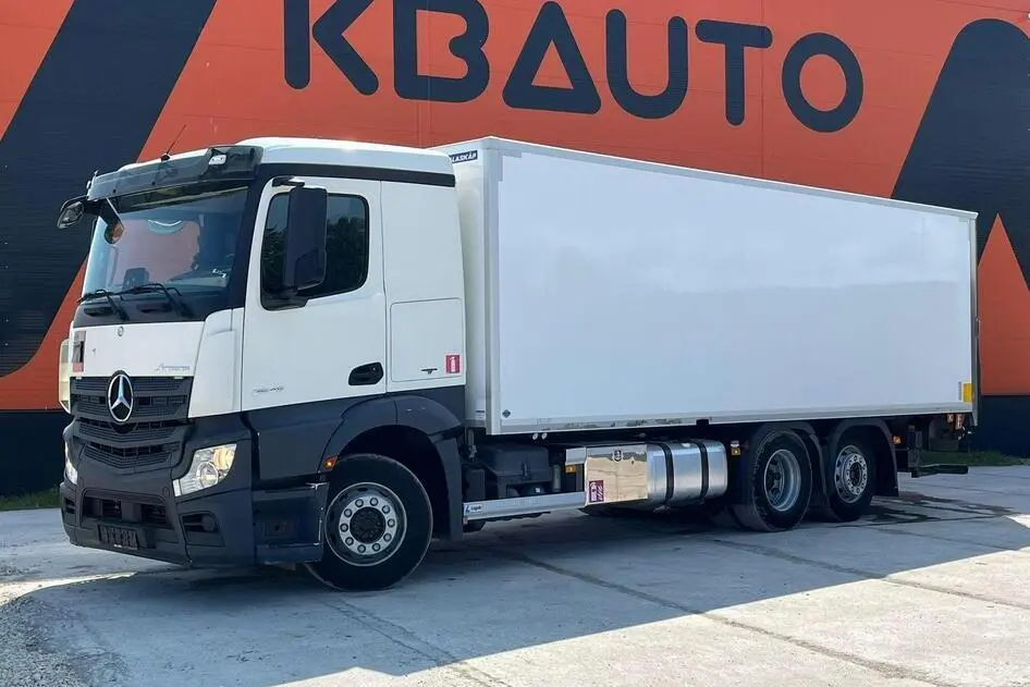 Mercedes-Benz Actros, 330 kW, diesel, automatic