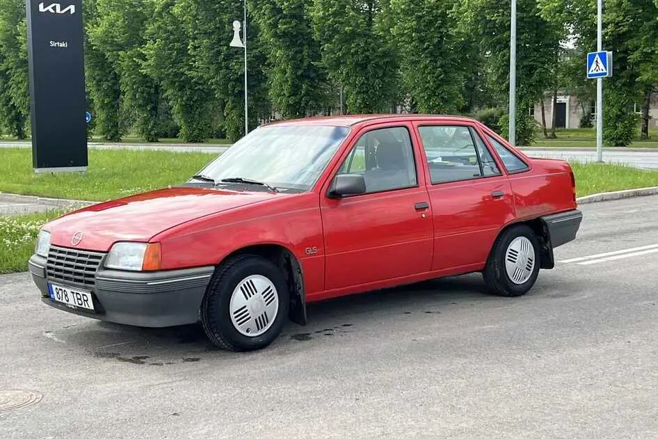 Opel Kadett, 1.6, 55 kW, bensiin, manuaal, esivedu