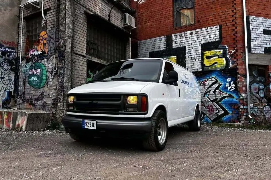 Chevrolet Express, 5.0, 169 kW, bensiin, automaat, tagavedu