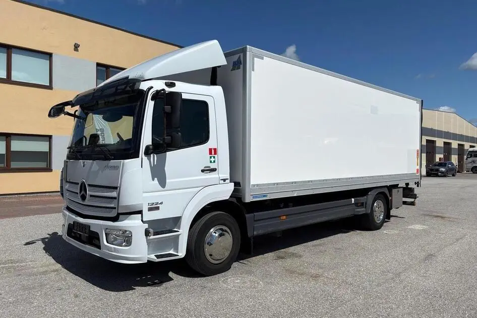 Mercedes-Benz Atego, 175 kW, дизель, автомат