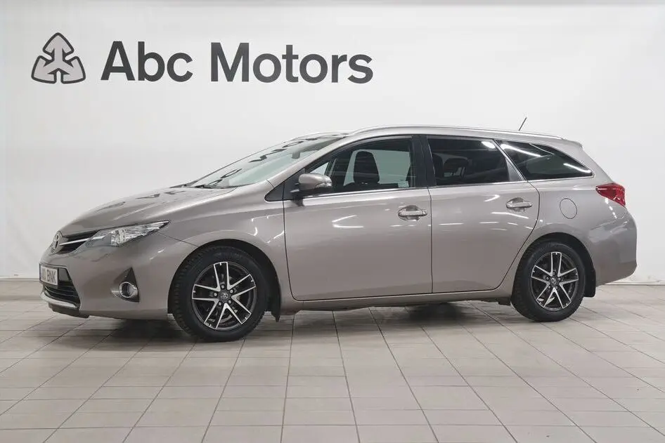 Toyota Auris, 1.6, 97 kW, bensiin, automaat, esivedu