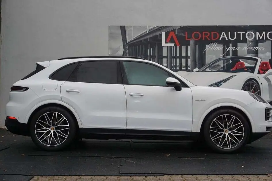 Porsche Cayenne, 3.0, 346 kW, hybrid, automatic, four-wheel drive