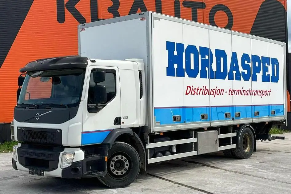 Volvo FE 320 4x2, 210 kW, diesel, automatic