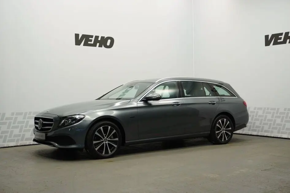 Mercedes-Benz E 300, 2.0, 143 kW, подключаемый гибрид, автомат, задний привод