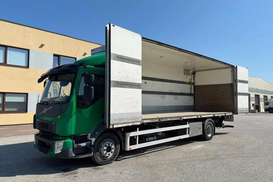 Volvo FL250 4x2 EURO 6 SIDE OPEN BOX, 188 kW, дизель, автомат