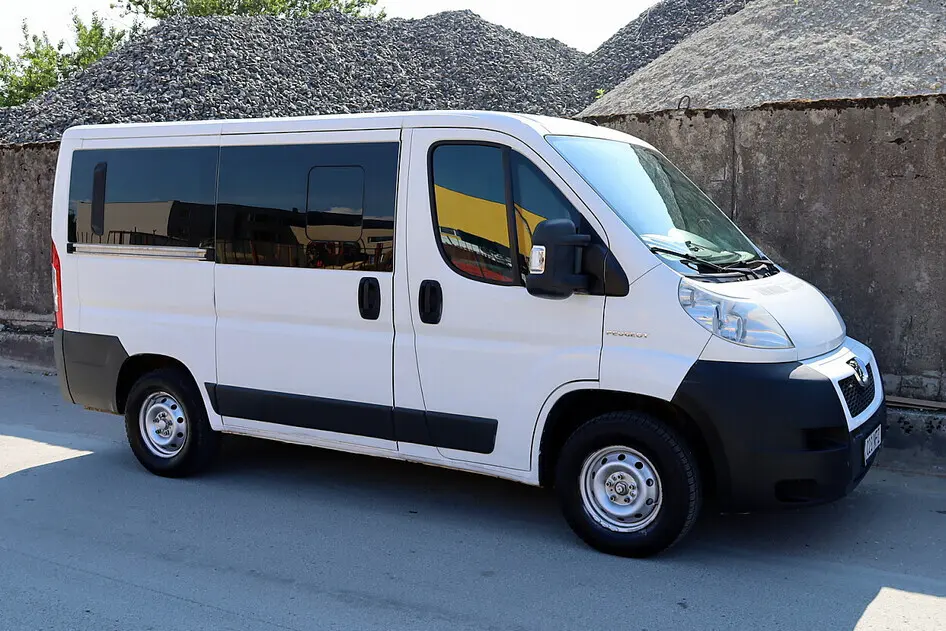 Peugeot Boxer, 2.2, 119 kW, diesel, manual, front-wheel drive