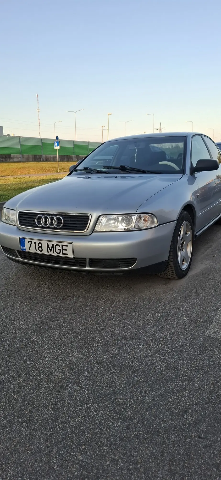 Audi A4, 1.8, 92 kW, бензин, механическая, передний привод