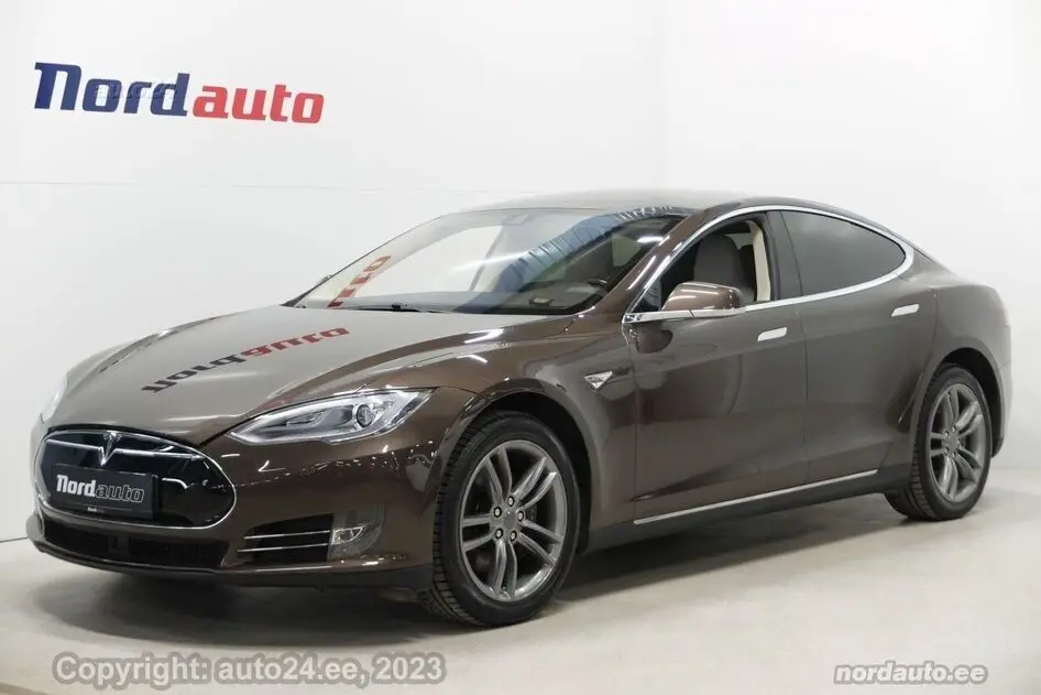 Tesla Model S, 69 kW, электричество, задний привод