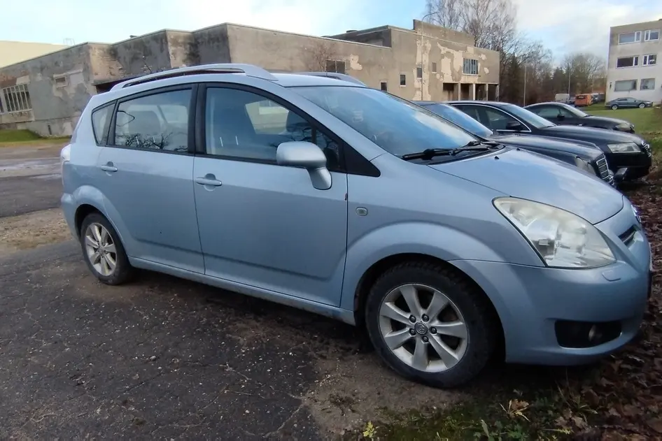 Toyota Corolla Verso, 1.8, 95 kW, бензин, механическая, передний привод