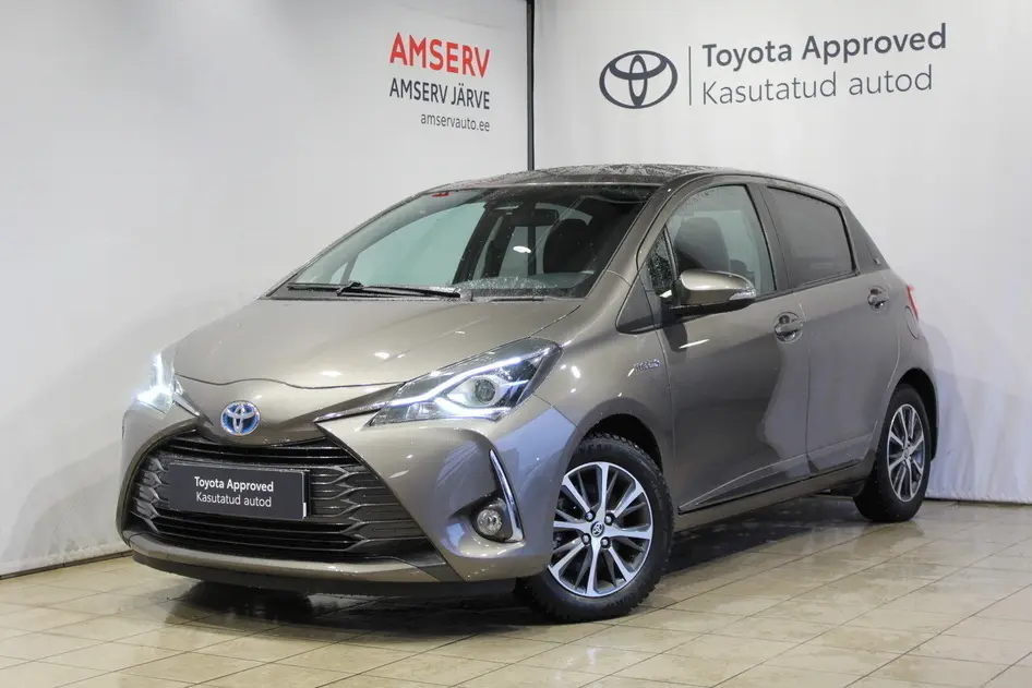 Toyota Yaris, 1.5, 54 kW, гибрид б+э, автомат, передний привод