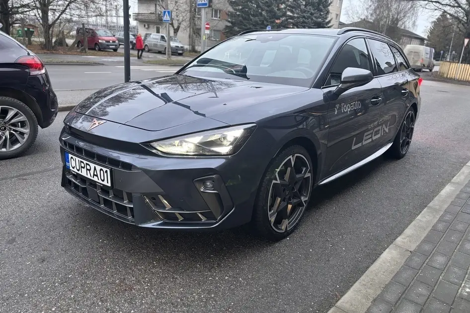 Cupra Leon, 1.5, 110 kW, гибрид б+э, автомат, передний привод