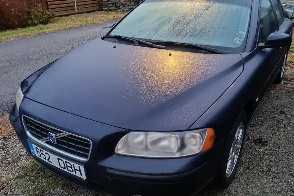 Volvo S60, 2.4, 103 kW, бензин+cng, механическая, передний привод