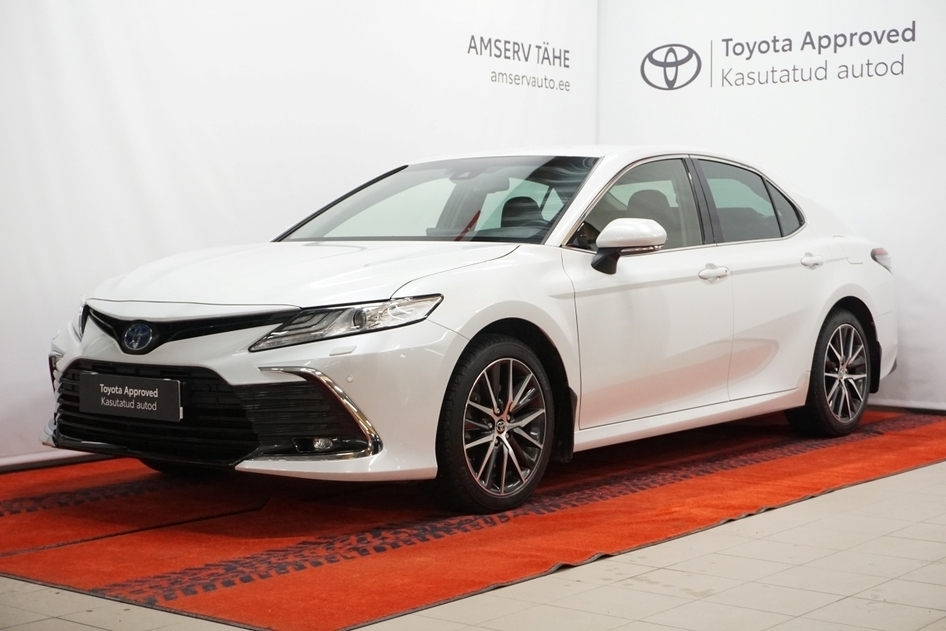 Toyota Camry, 2.5, 131 kW, гибрид б+э, автомат, передний привод