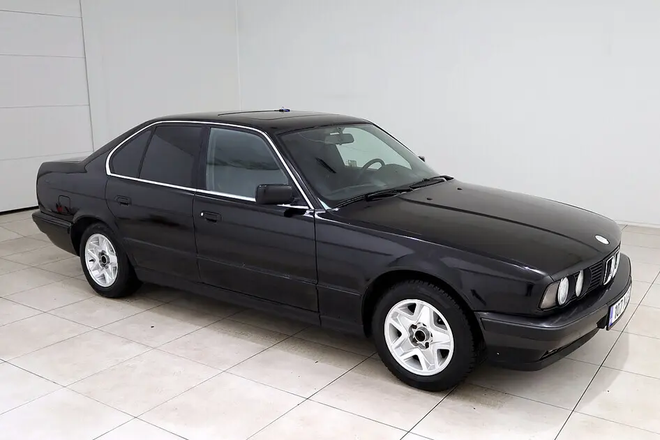 BMW 520, 2.0, 110 kW, бензин