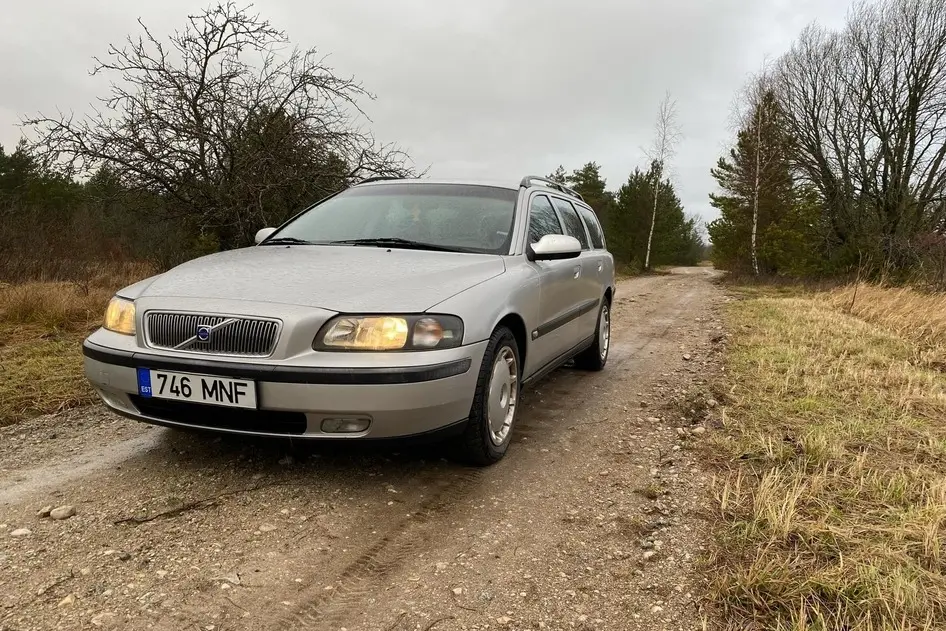 Volvo V70, 2.4, 147 kW, petrol, automatic, front-wheel drive