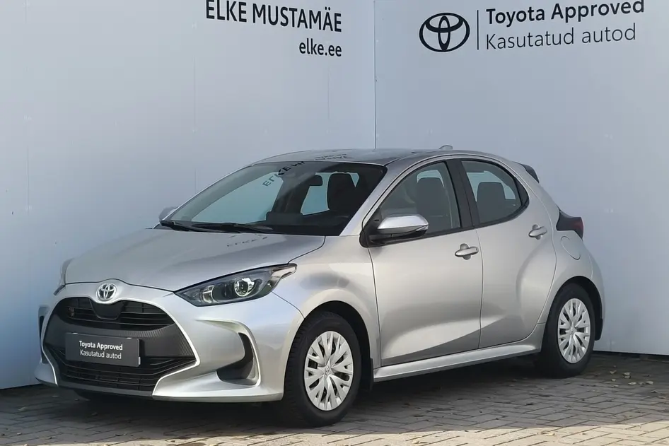 Toyota Yaris, 1.5, 68 kW, гибрид б+э, автомат, передний привод