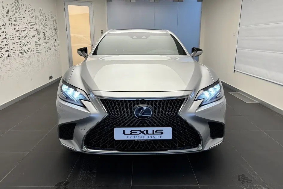 Lexus LS 500, 3.5, 220 kW, гибрид б+э, автомат, полный привод