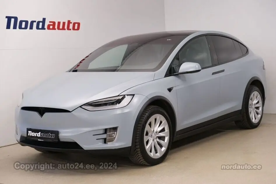 Tesla Model X, 186 kW, электричество, полный привод