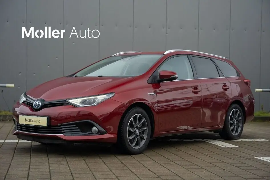 Toyota Auris, 2.0, 73 kW, гибрид б+э, автомат, передний привод