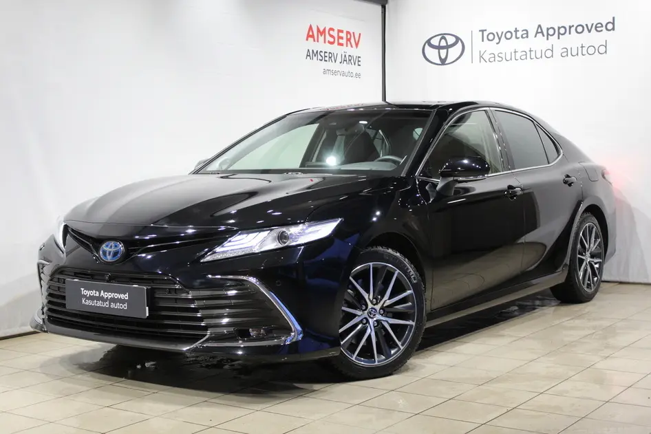 Toyota Camry, 2.5, 131 kW, гибрид б+э, автомат, передний привод