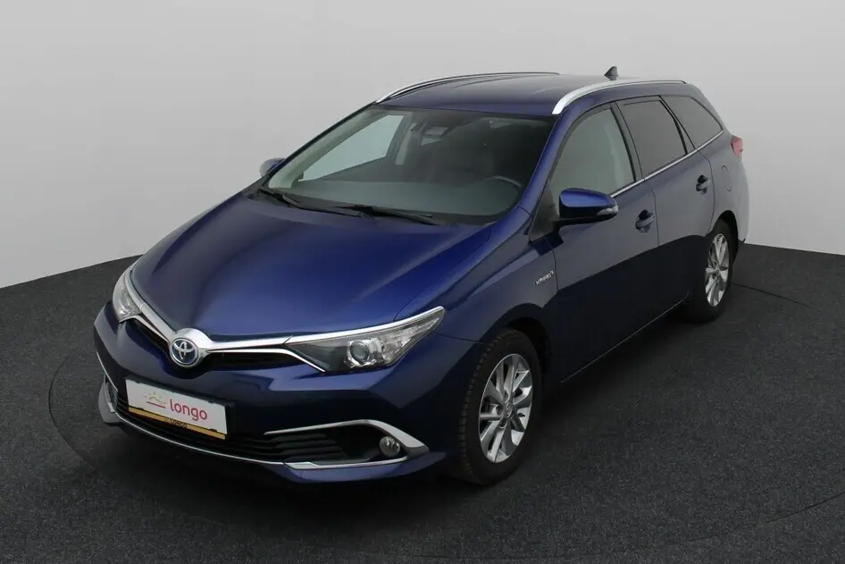 Toyota Auris, 1.8, 73 kW, гибрид б+э, автомат, передний привод