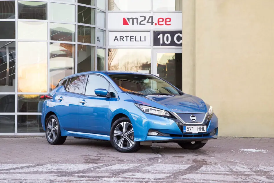 Nissan Leaf, 90 kW, electric, front-wheel drive