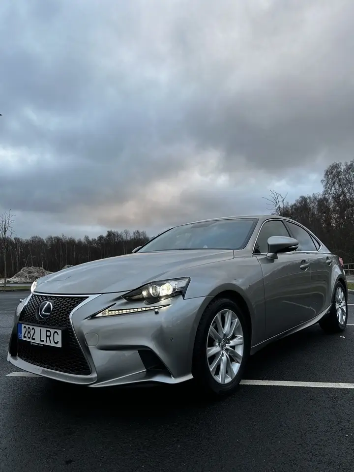 Lexus IS 300, 2.5, 133 kW, hybrid, automatic, rear-wheel drive