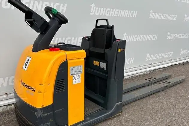 Jungheinrich ECE 225, 2.8 kW