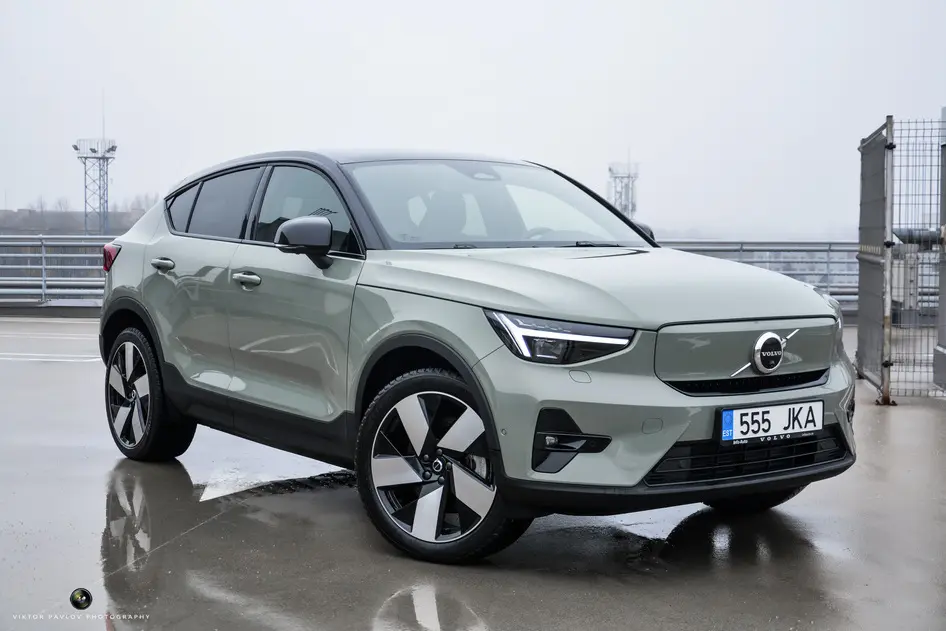 Volvo C40, 160 kW, электричество, автомат, полный привод