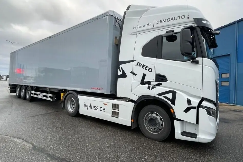 Schwarzmüller J-Serie 7600 kg 8mm põrandaprofiil