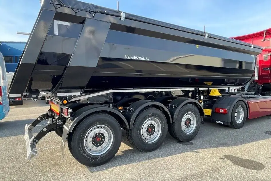 Schwarzmüller K-serie 27m3 Hardox sadulatapp 18 t 6140kg