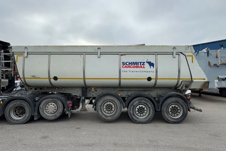 Schmitz SCHMITZ CARGOBULL GOTHA 28 cbm3