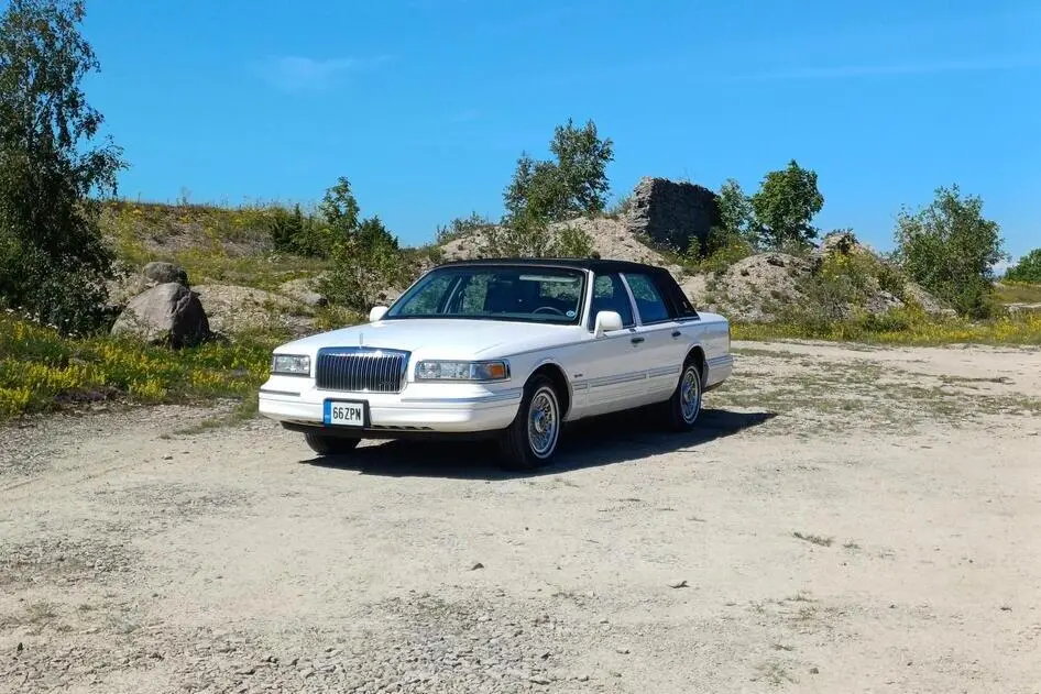 Lincoln Town Car, 4.6, 157 kW, bensiin, automaat, tagavedu